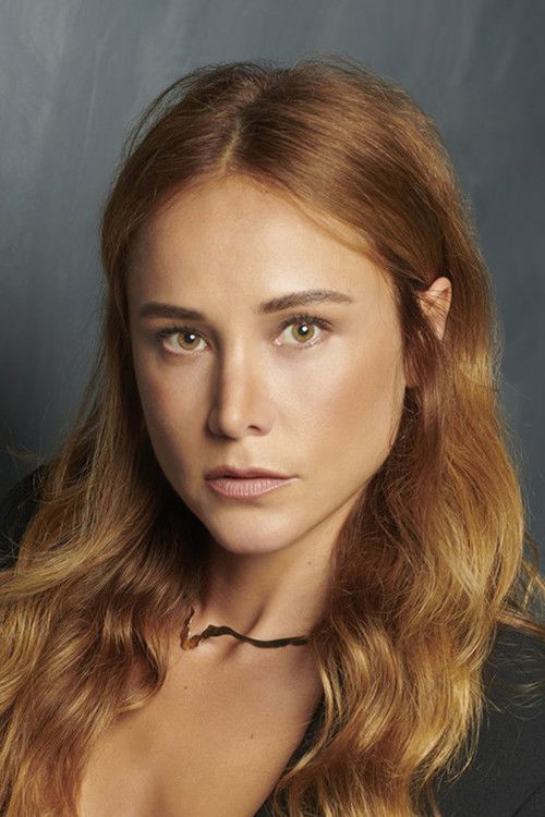 Burçin Terzioğlu oyuncu fotoğrafı