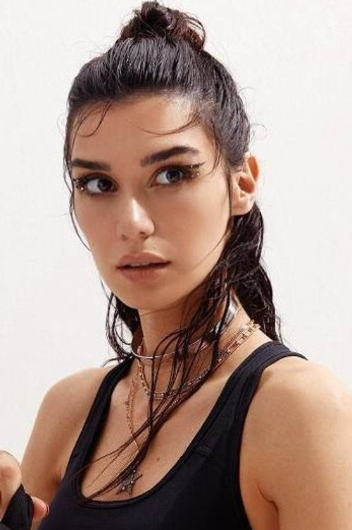 Burcu Kıratlı oyuncu fotoğrafı