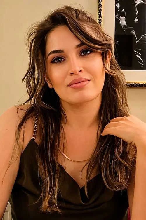 Buse Badurlar oyuncu fotoğrafı