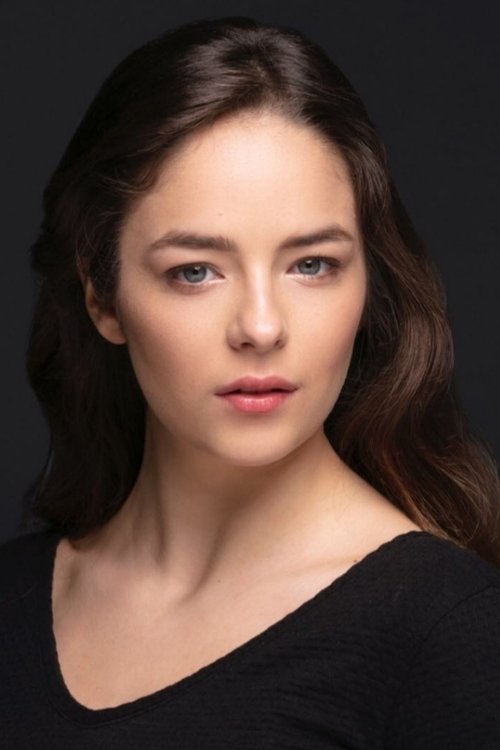 Buse Meral oyuncu fotoğrafı