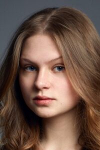 Defne Burnaz Veliaht dizisi oyuncusu