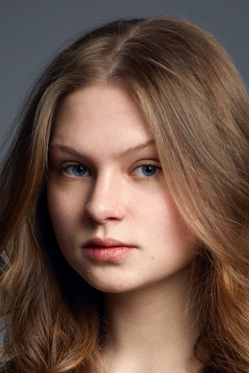 Defne Burnaz oyuncu fotoğrafı