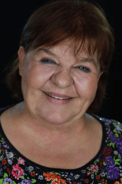 Defne Yalnız oyuncu fotoğrafı