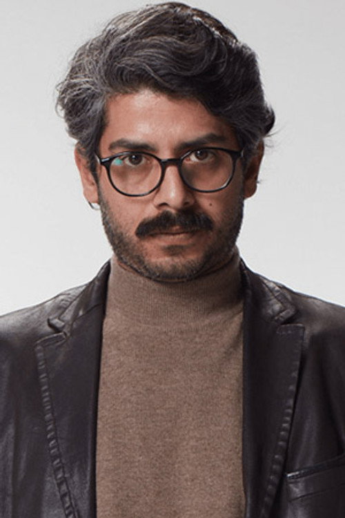 Deniz Atam oyuncu fotoğrafı