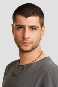 Deniz Sarıkaş Gelsin Hayat Bildiği Gibi dizisi oyuncusu