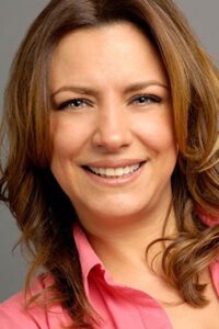 Ebru Aykaç Gecenin Ucunda dizisi oyuncusu