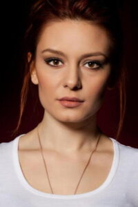 Enise Ütük Çocuklar Duymasın dizisi oyuncusu