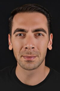 Enver Hüsrevoğlu Uzak Şehir dizisi oyuncusu