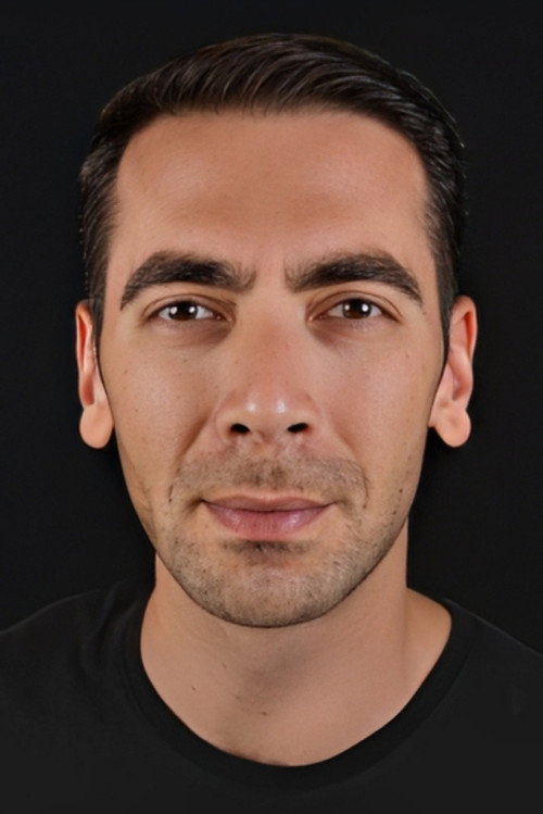 Enver Hüsrevoğlu oyuncu fotoğrafı