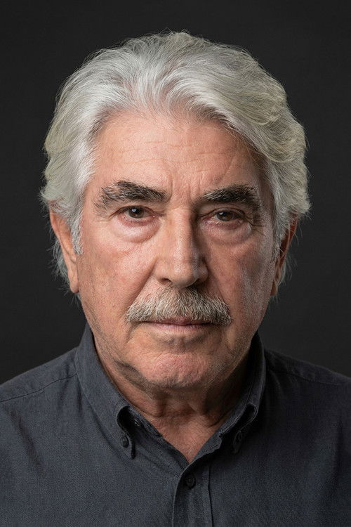 Erdal Özyağcılar oyuncu fotoğrafı