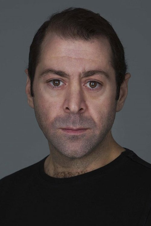 Erdem Akakçe oyuncu fotoğrafı