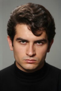 Erol Tezeren Sağır Oda dizisi oyuncusu