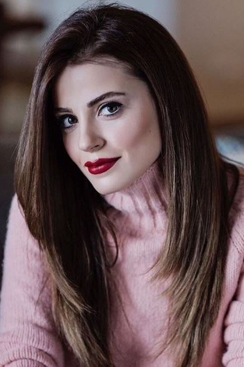 Ezgi Eyüboğlu oyuncu fotoğrafı