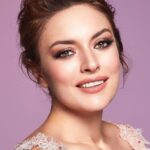 Ezgi Mola oyuncu fotoğrafı