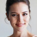 Fahriye Evcen oyuncu fotoğrafı