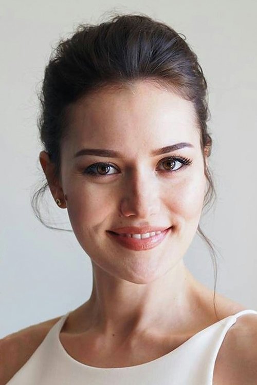 Fahriye Evcen oyuncu fotoğrafı