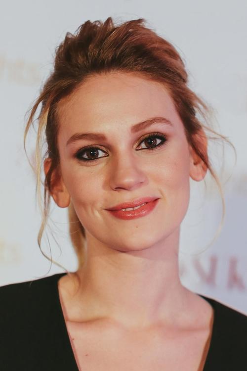 Farah Zeynep Abdullah oyuncu fotoğrafı