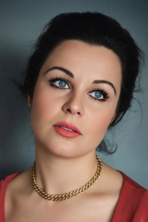 Fatma Girik oyuncu fotoğrafı