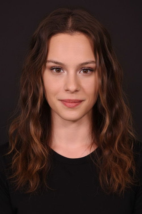 Gizem Katmer oyuncu fotoğrafı