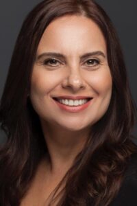 Goncagül Sunar Çemberimde Gül Oya dizisi oyuncusu