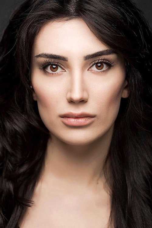 Gözde Gürkan oyuncu fotoğrafı