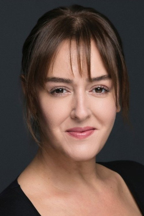 Gözde Okur oyuncu fotoğrafı