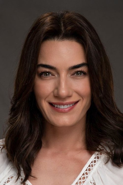 Hande Subaşı oyuncu fotoğrafı