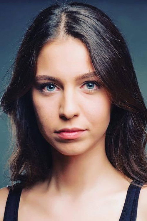 Hazal Adıyaman oyuncu fotoğrafı