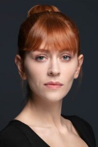 Hazal Türesan Kara Para Aşk dizisi oyuncusu