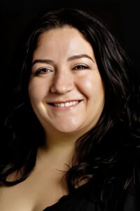 Hülya Duyar Ezel dizisi oyuncusu