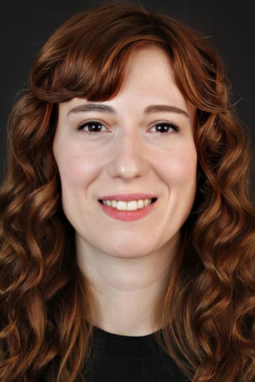 İpek Büyükakın oyuncu fotoğrafı