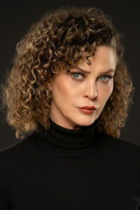 İpek Tenolcay Camdaki Kız dizisi oyuncusu