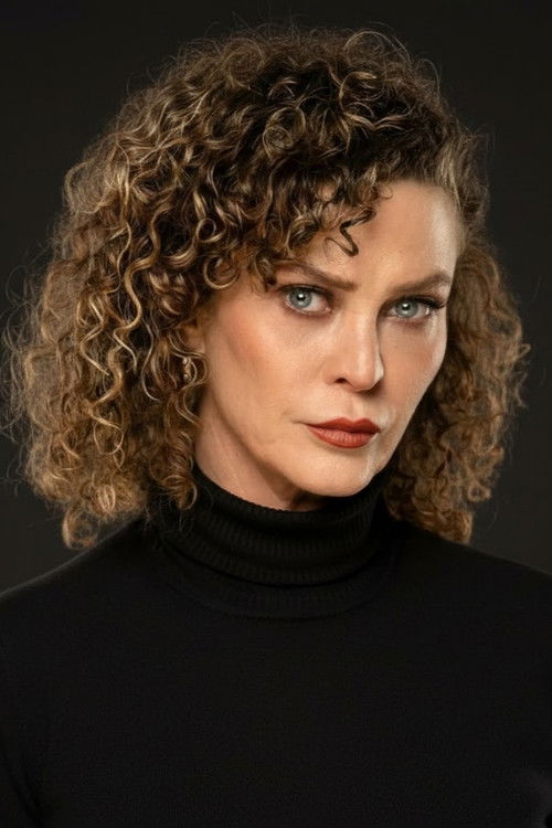 İpek Tenolcay oyuncu fotoğrafı