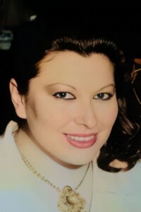 Işık Aras Çemberimde Gül Oya dizisi oyuncusu