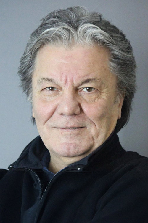 Kazım Akşar oyuncu fotoğrafı