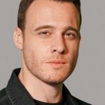 Kerem Bürsin oyuncu fotoğrafı