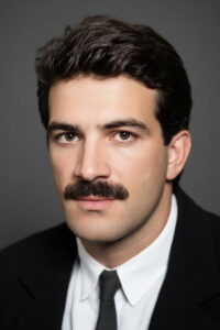 Levent İnanır Üvey Baba dizisi oyuncusu