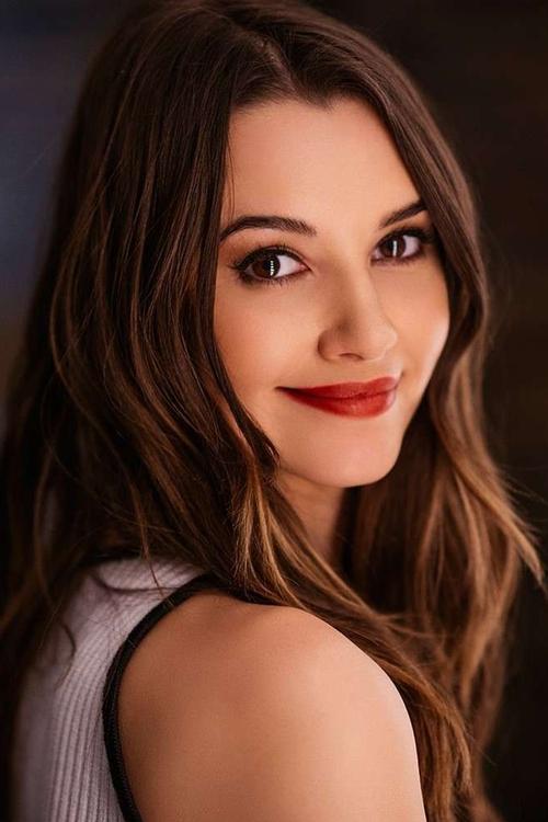 Leyla Lydia Tuğutlu oyuncu fotoğrafı