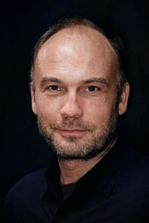 Mahir Günşiray oyuncu fotoğrafı