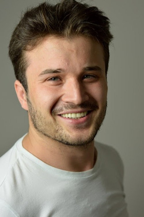 Melih Özdoğan oyuncu fotoğrafı