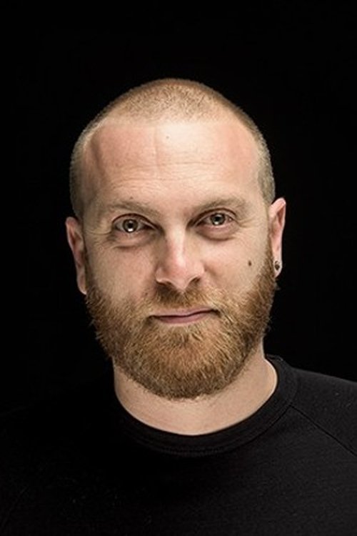 Meriç Özkaya oyuncu fotoğrafı