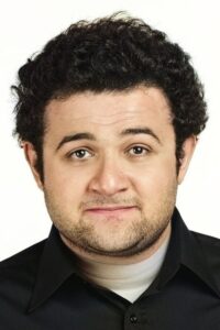 Mert Asker Zengin ve Yoksul dizisi oyuncusu