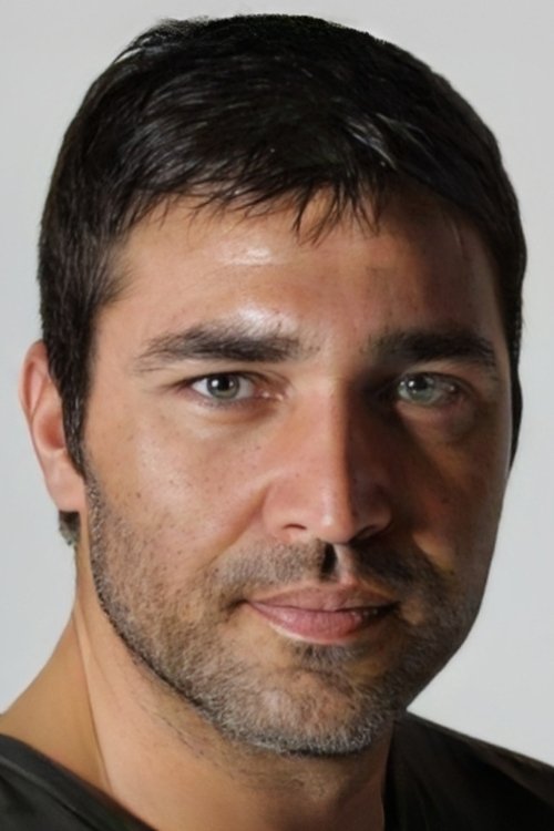 Mert Kılıç oyuncu fotoğrafı