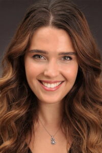 Merve Erdoğan Bücür Cadı dizisi oyuncusu