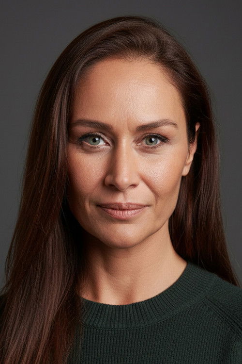 Neslihan Acar oyuncu fotoğrafı