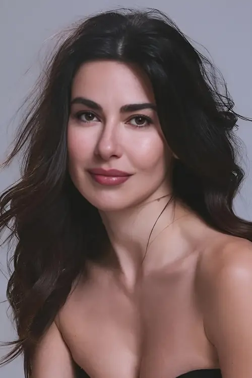 Nesrin Cavadzade oyuncu fotoğrafı