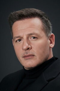 Nihat Altınkaya Uzak Şehir dizisi oyuncusu