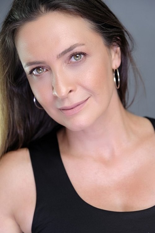 Nil Günal oyuncu fotoğrafı