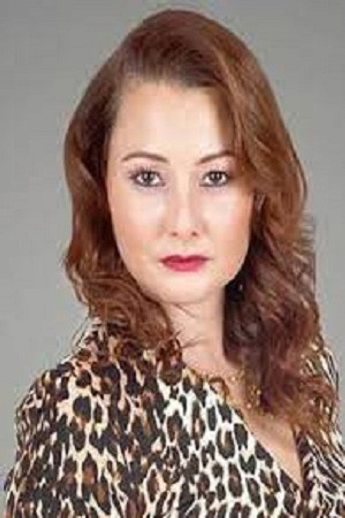 Nur Yazar oyuncu fotoğrafı