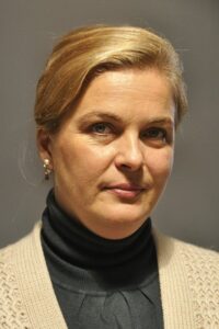 Nurseli İdiz Kınalı Kar dizisi oyuncusu